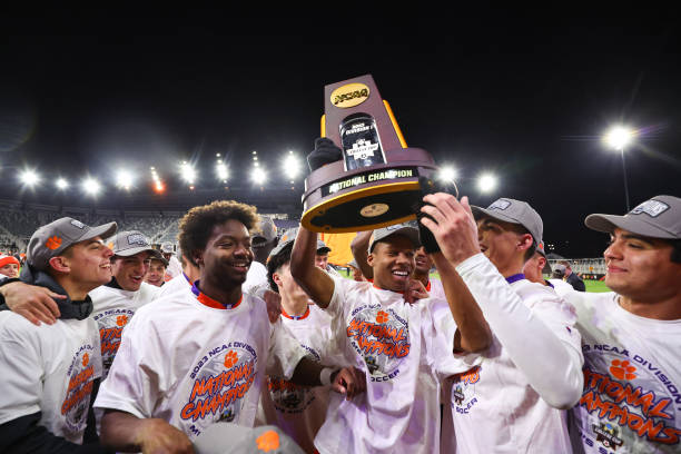 他继承了父 他继承了父