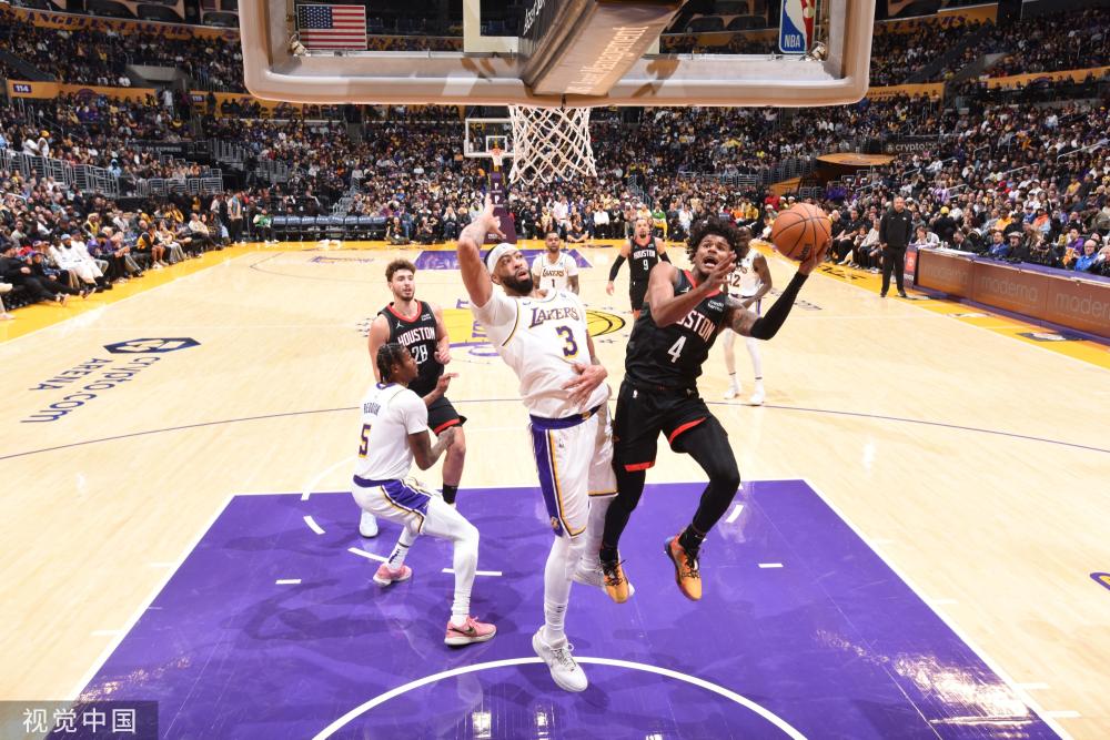 显示出他在 显示出他在