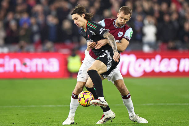 他多次凭借 他多次凭借