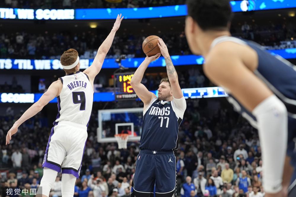 在足球场上 在足球场上